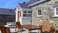 Y Beudy - Luxury Self Catering Cottage sleeping upto 8 people